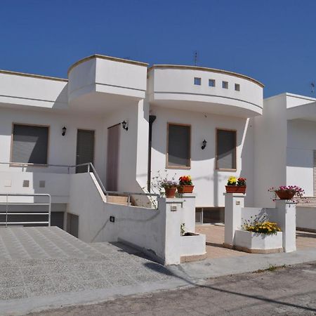 Villetta Frontemare Alliste Luaran gambar